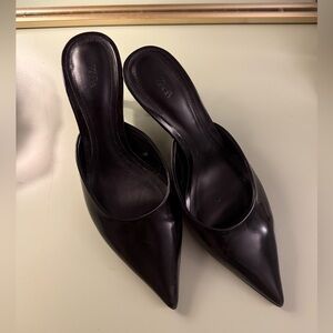 Zara black patent leather pointed toe kitten heels